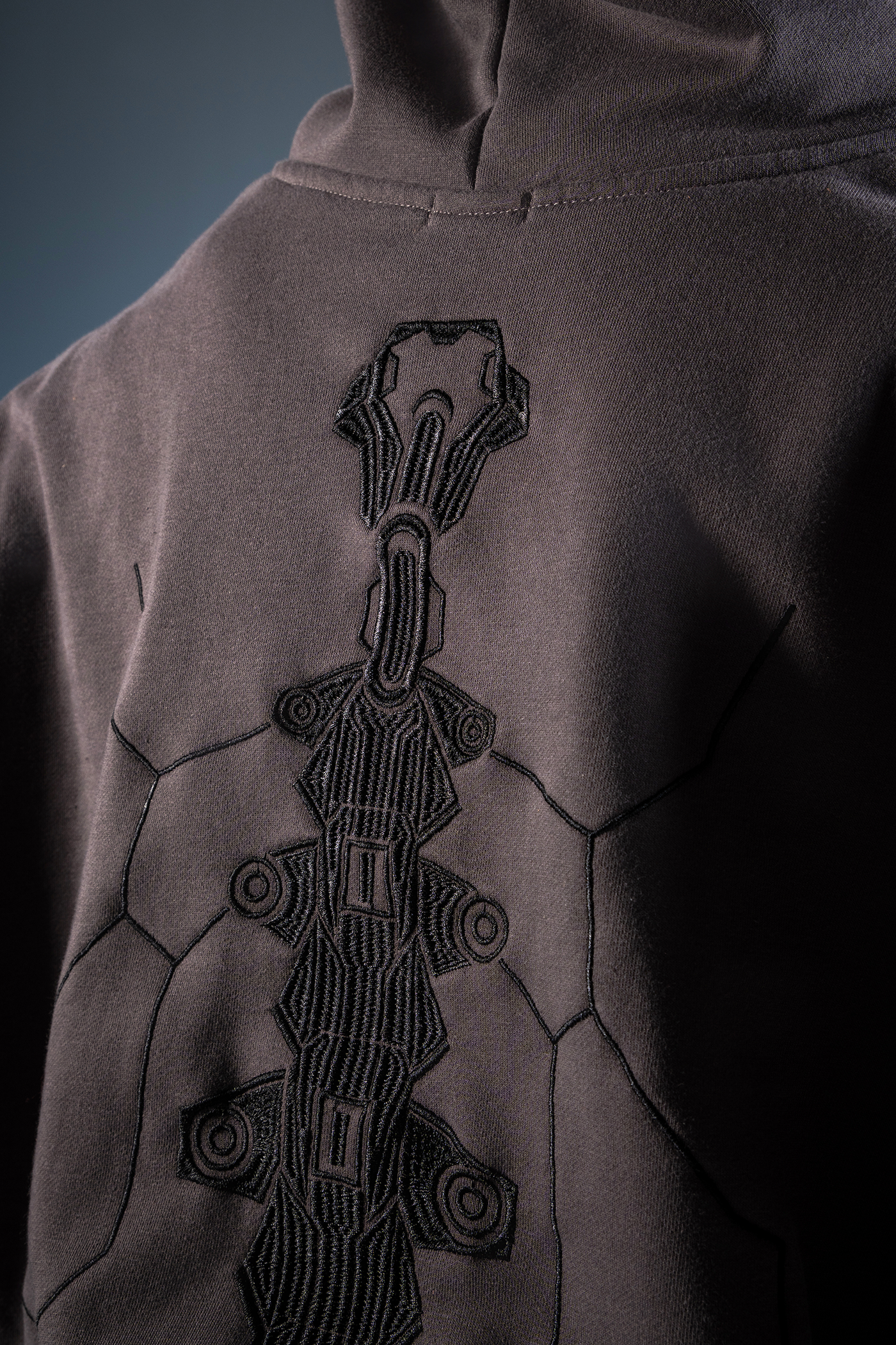 Cyber Embroidery Hoodie – Invicta Kuru