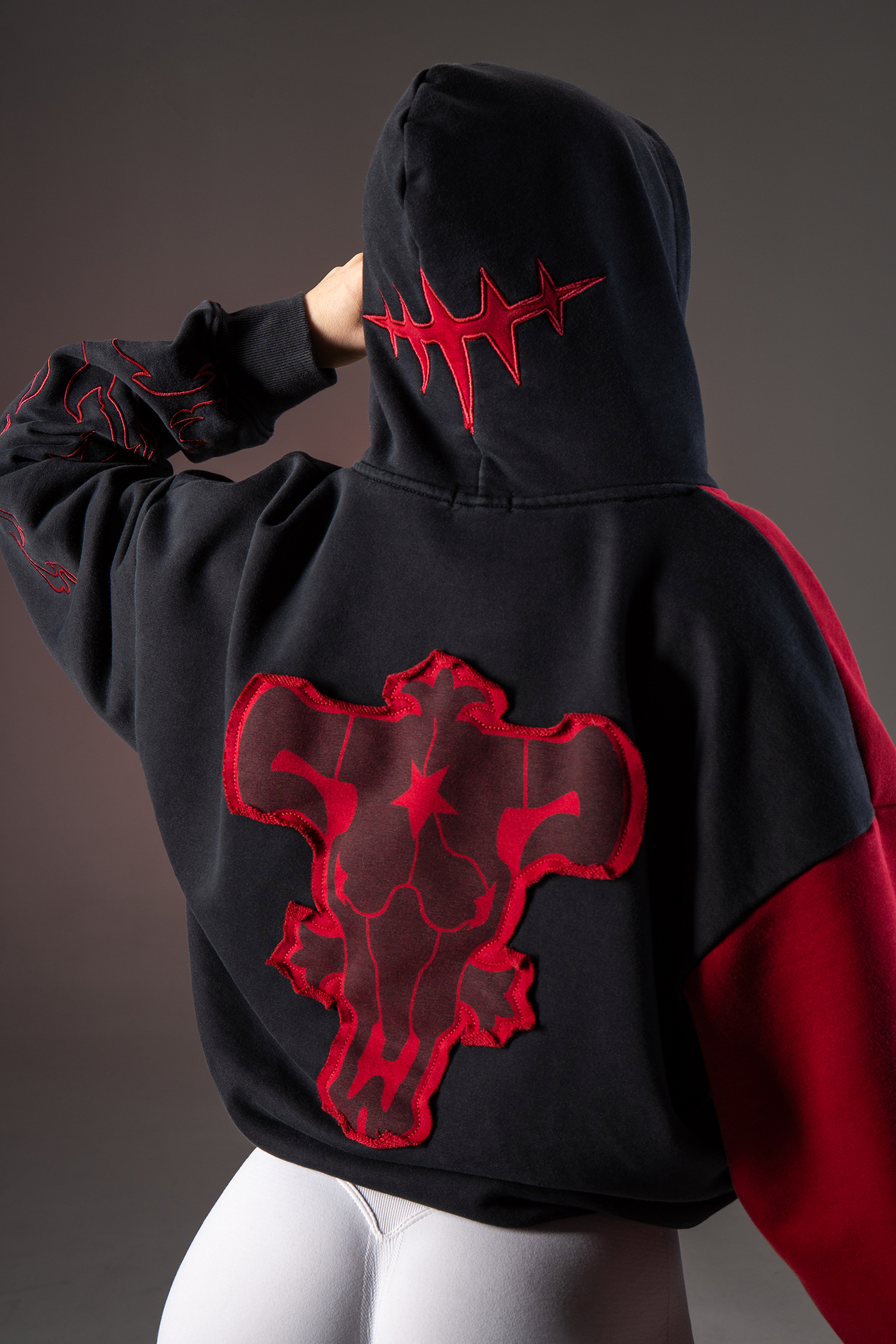 エンドレスメイドendless made hoodie 黒赤 endless madeパーカー レッド s 最安値 - メルカリ